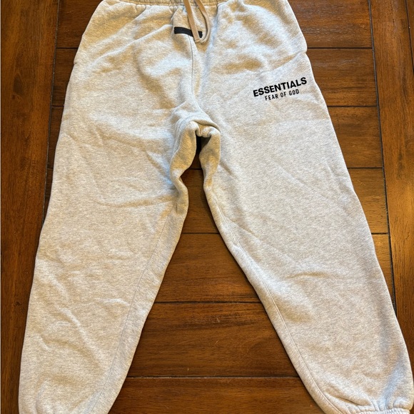 Kids Essentials Fear of God Light Gray Joggers Sweatpants pants size 12 - Picture 1 of 1